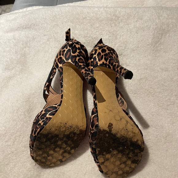 Betsy Johnson Leopard heels Sz 7 - Picture 7 of 7